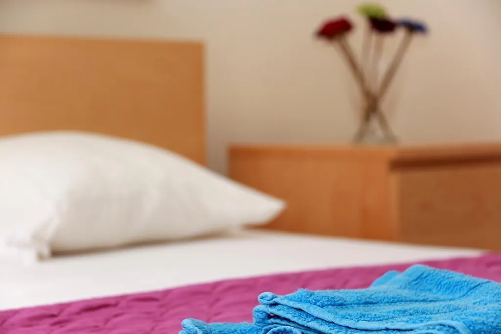 Photothea Apartments Πρωταράς